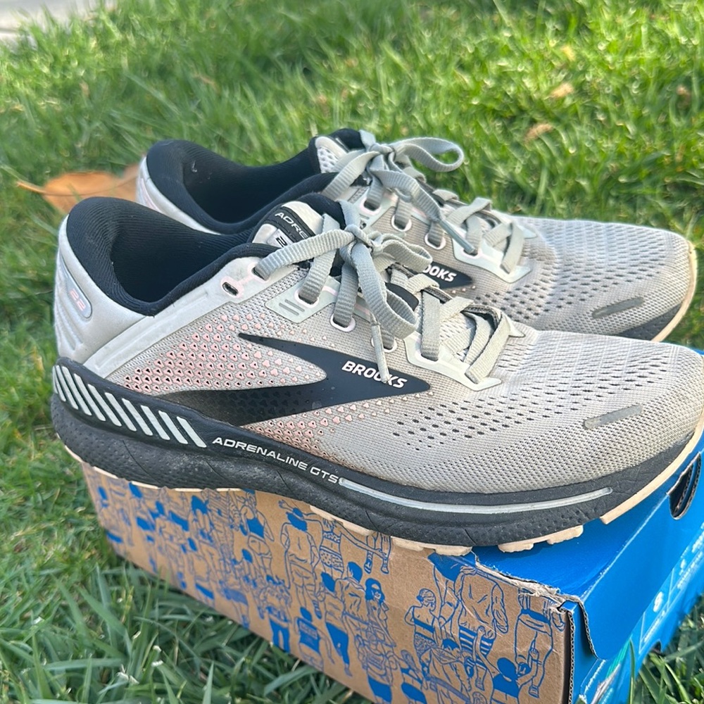 Brooks women’s Gray Running Shoes